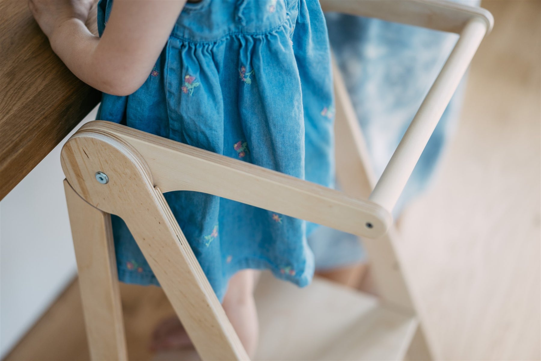 Torre de aprendizagem Montessori ultra-plana e dobrável