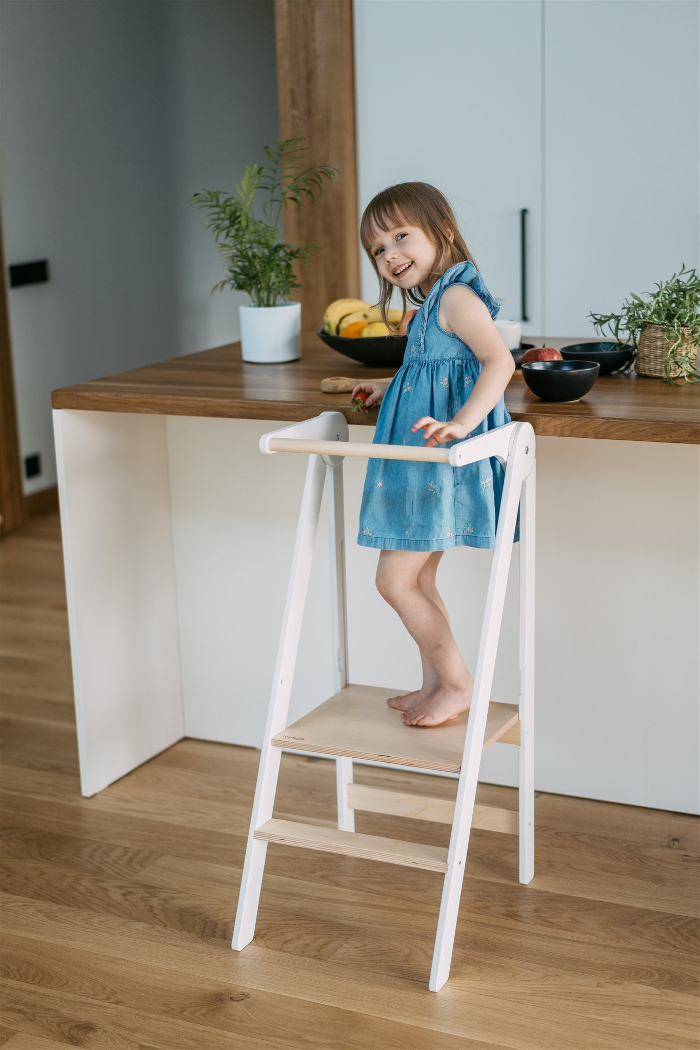 Torre de aprendizaje Montessori plegable y ultraplana