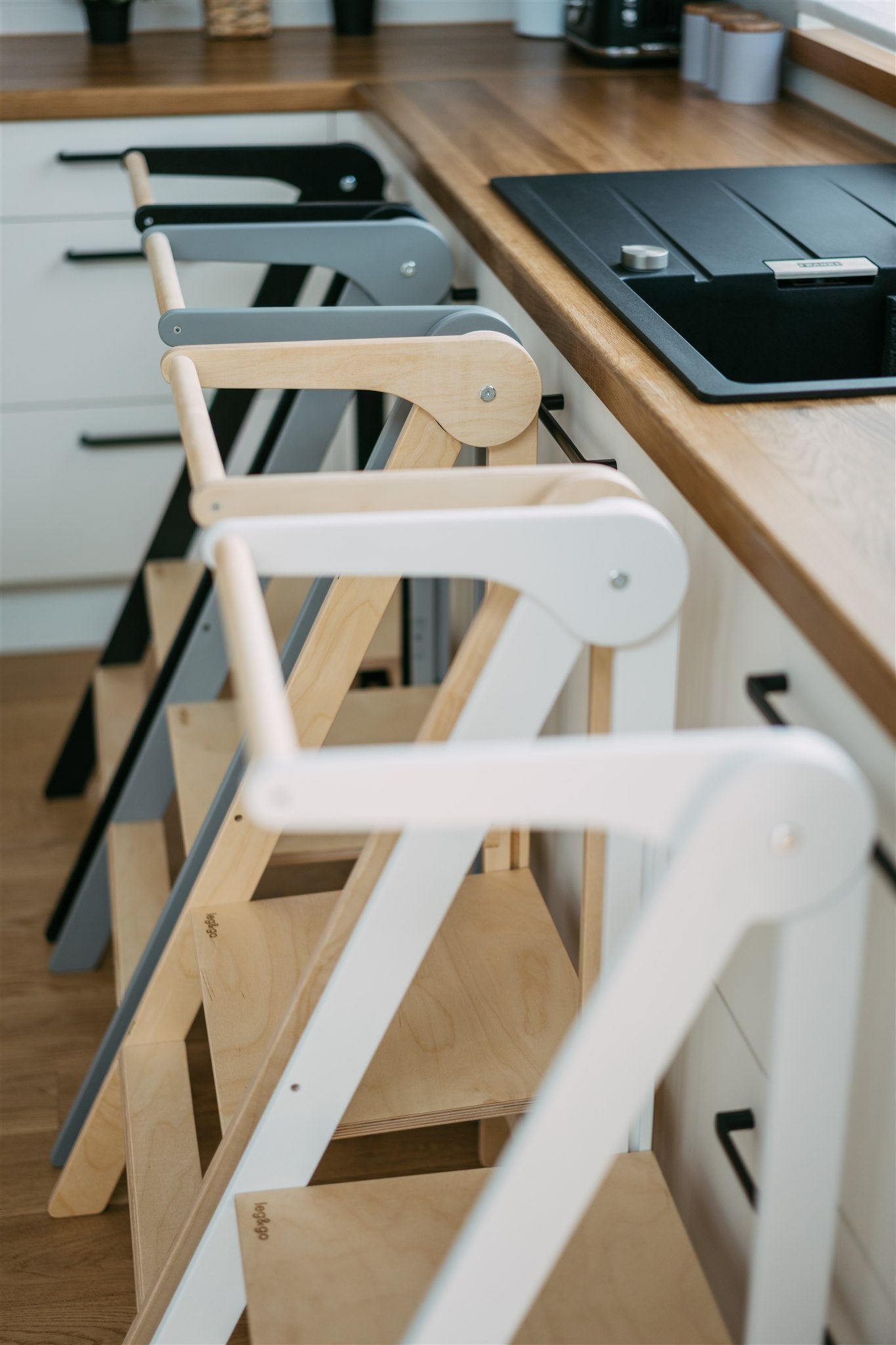 Torre de aprendizagem Montessori ultra-plana e dobrável